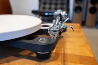 Gramofon Rega Planar 10 (wkładka APHETA 3) – Outlet - 2