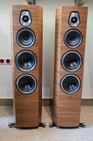 Kolumna podłogowa Sonus Faber Sonetto V (orzech) – Outlet