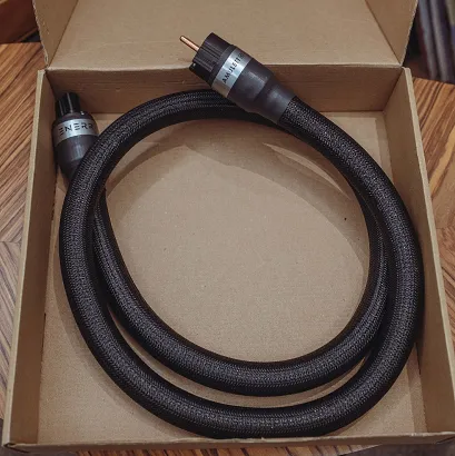 Przewód zasilający Enerr Amulett EVO Power HC (1,5m) – Outlet