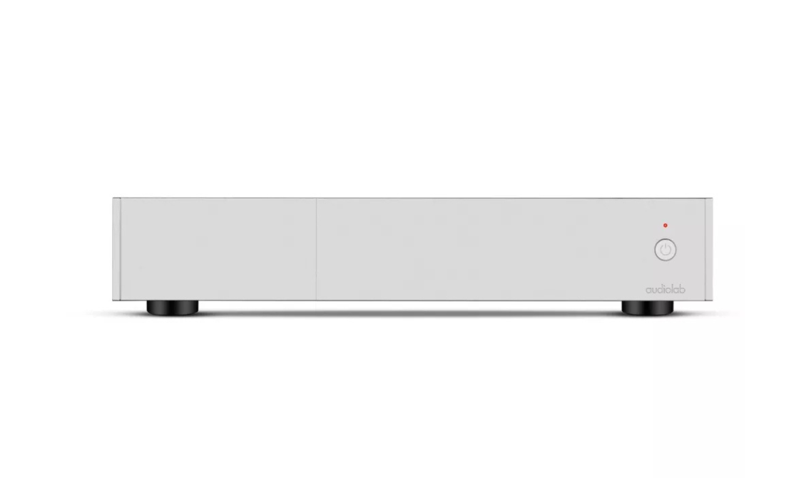 Wzmacniacz mocy Audiolab 9000P oferuje 100 W na kanał (stereo) lub 220 W (mono). Klasa AB, topologia CFB, wejścia XLR/RCA, trigger 12V. Perfekcyjne uzupełnienie dla 9000Q