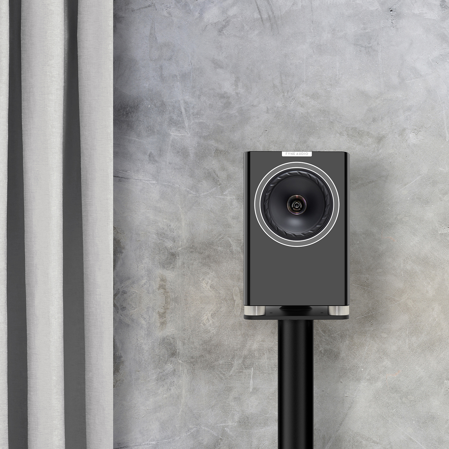 Fyne Audio F700 to kompaktowe kolumny półkowe z technologią IsoFlare i dyfuzorem BassTrax. Produkcja w Wielkiej Brytanii, luksusowe wykończenie i audiofilskie brzmienie.