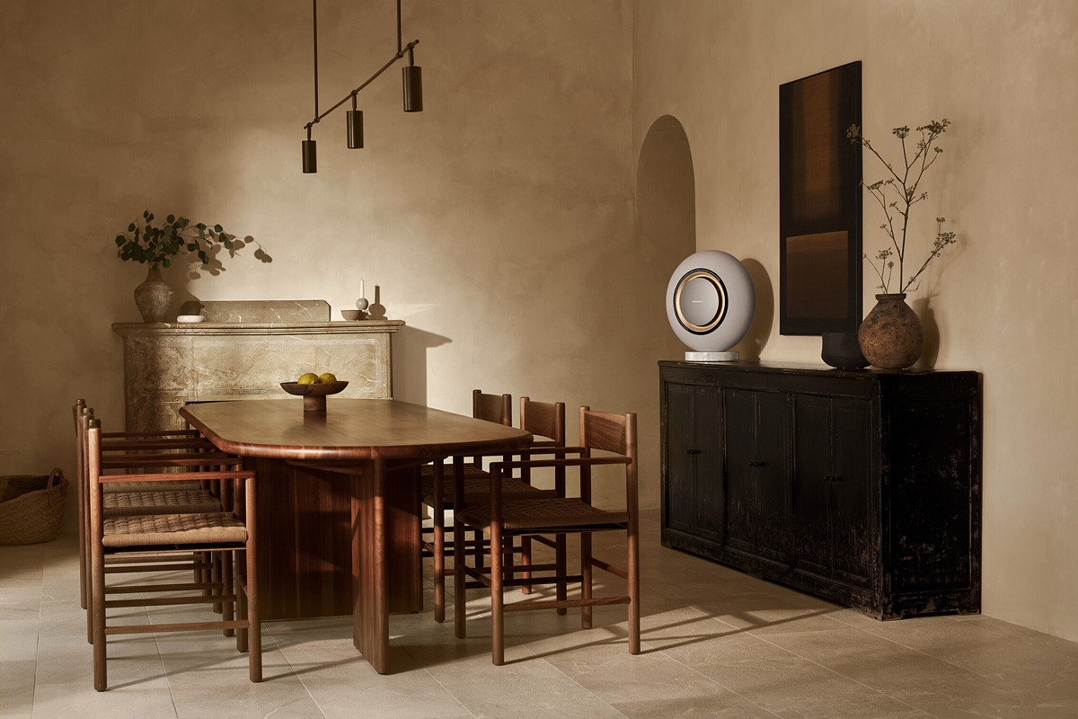 Bezprzewodowy głośnik Marantz Horizon z HEOS Built-in. 310 W mocy, dźwięk 360°, HDMI eARC, AirPlay 2 i Bluetooth. Design premium i doskonałe brzmienie audiofilskie.