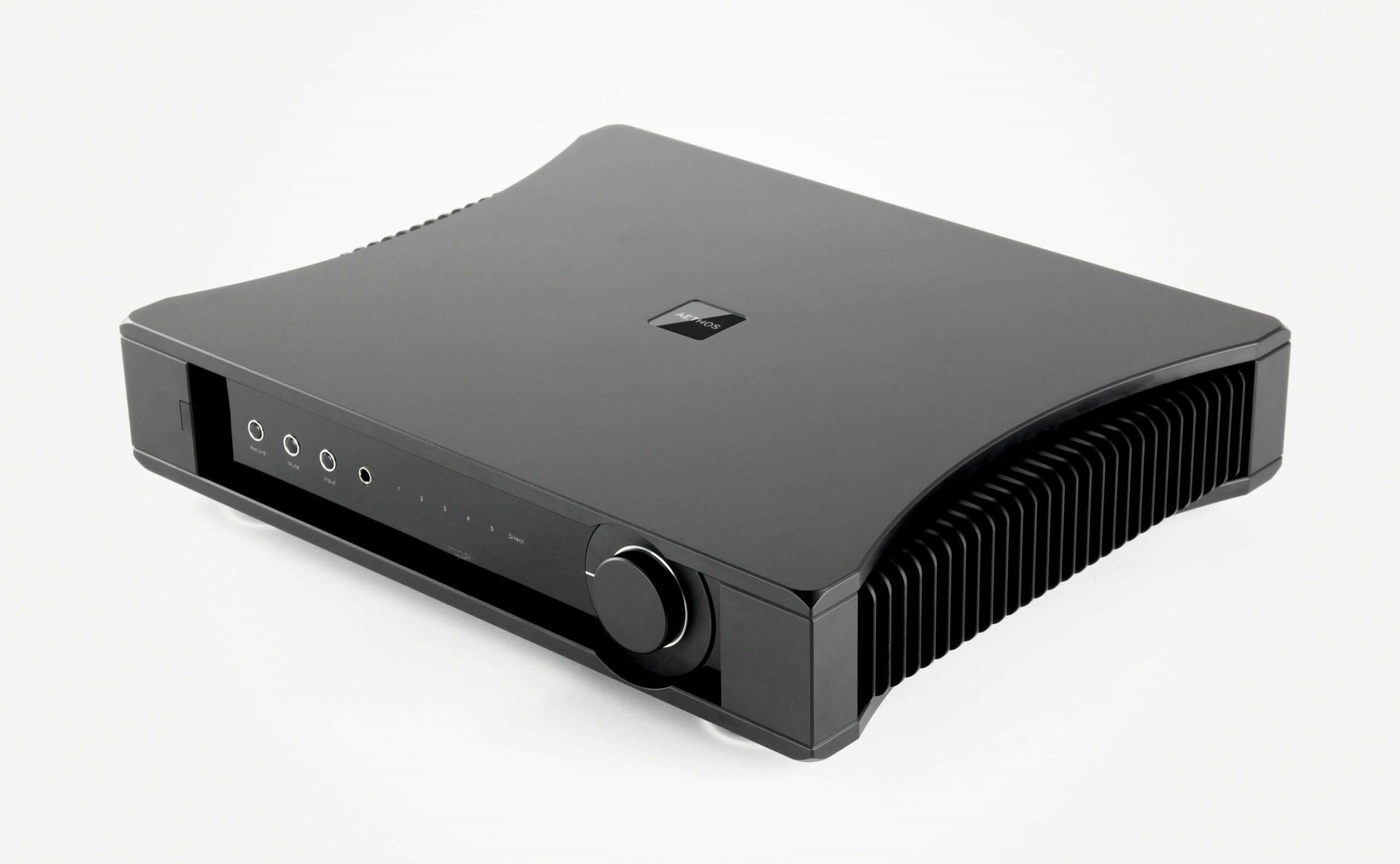 Wzmacniacz Rega Aethos – dual mono, klasa A, tranzystory Sanken, moc 156W. Bezkompromisowe brzmienie i najwyższa jakość wykonania dla audiofilów.