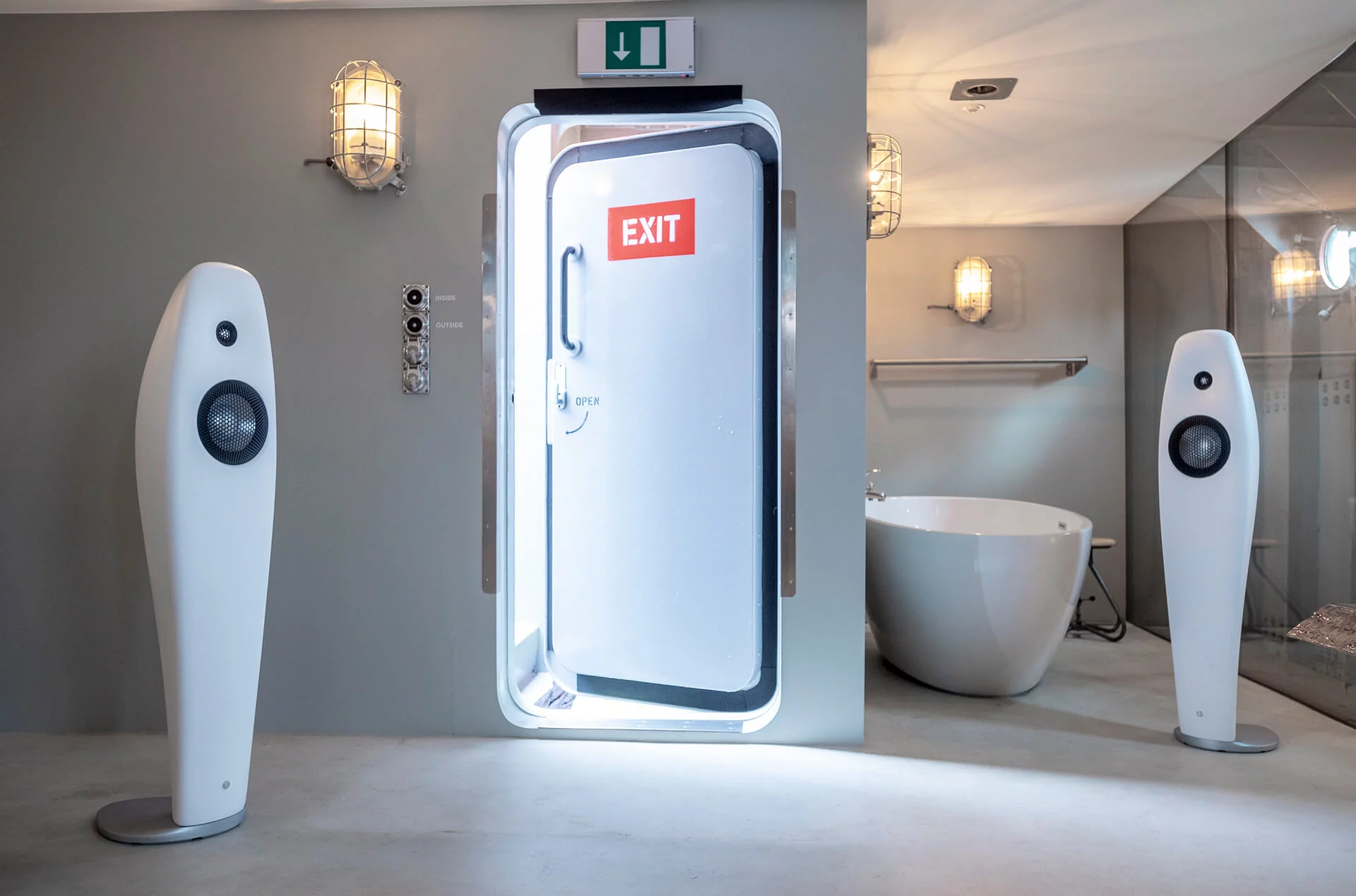 Vivid Audio KAYA 25 – Kompaktowy głośnik podłogowy klasy high-end Vivid Audio KAYA 25 to dwudrożny głośnik podłogowy, który łączy elegancję z technologią GIYA. Czyste, szczegółowe brzmienie w kompaktowej formie – idealne do mniejszych przestrzeni.