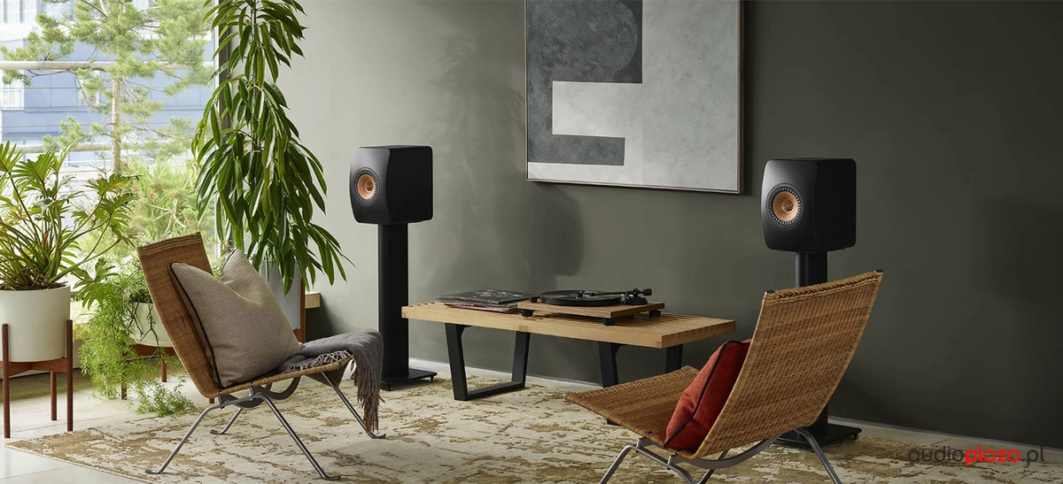 Stojaki KEF S2 – idealne dopasowanie do LS50 Meta i Wireless II Odkryj stojaki KEF S2 – stabilna konstrukcja, zarządzanie kablami, 5 kolorów dopasowanych do LS50 Meta i LS50 Wireless II. Zaprojektowane w UK dla najlepszego brzmienia.