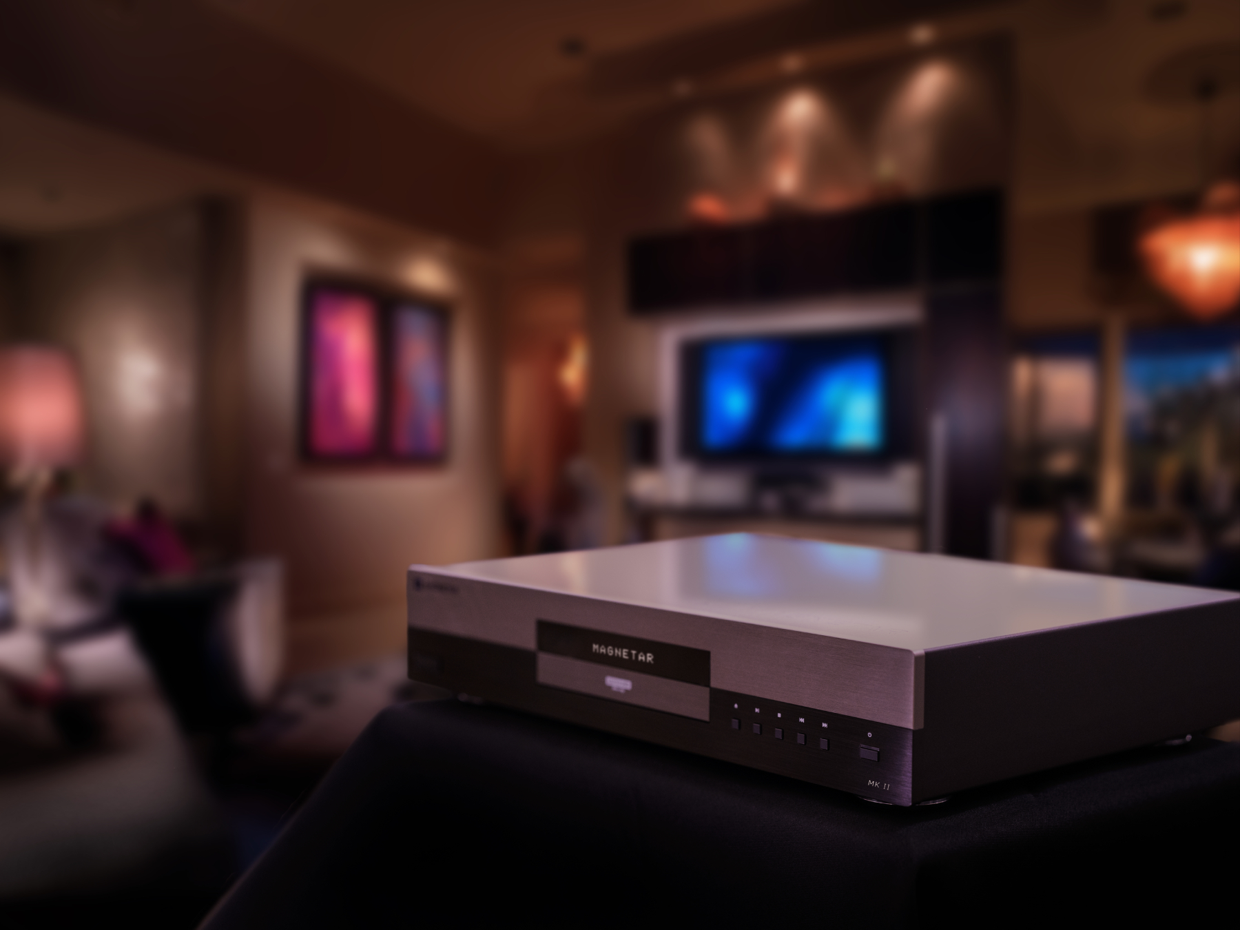 Odtwarzacz Blu-ray Magnetar UDP800 MKII obsługujący Dolby Vision, HDR10+, Dolby Atmos i DTS:X. Zaawansowane audio i wideo, stabilna metalowa obudowa, wszechstronna kompatybilność i sieciowe funkcje multimedialne.