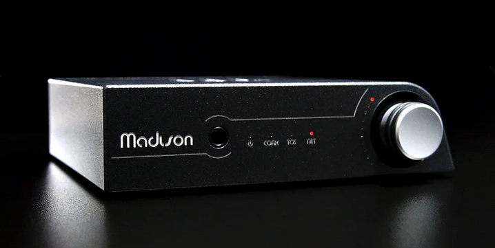 Wattson Emerson Madison to ultra-kompaktowy streamer i DAC z High-Endowym brzmieniem, LEEDH Processing i autorskim oversamplingiem. Zaprojektowany i wyprodukowany w Szwajcarii – odkryj najwyższą jakość dźwięku.