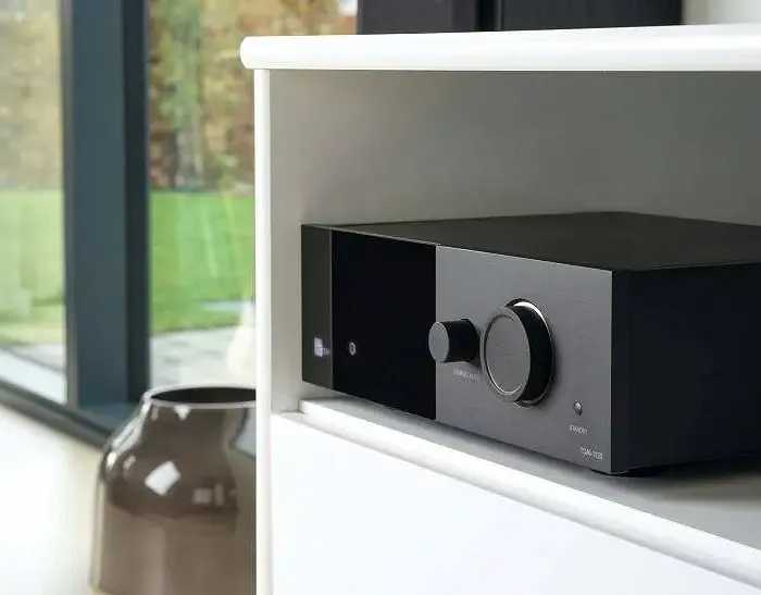 Wybór wzmacniacza audio do głośników – poradnik dla początkujących