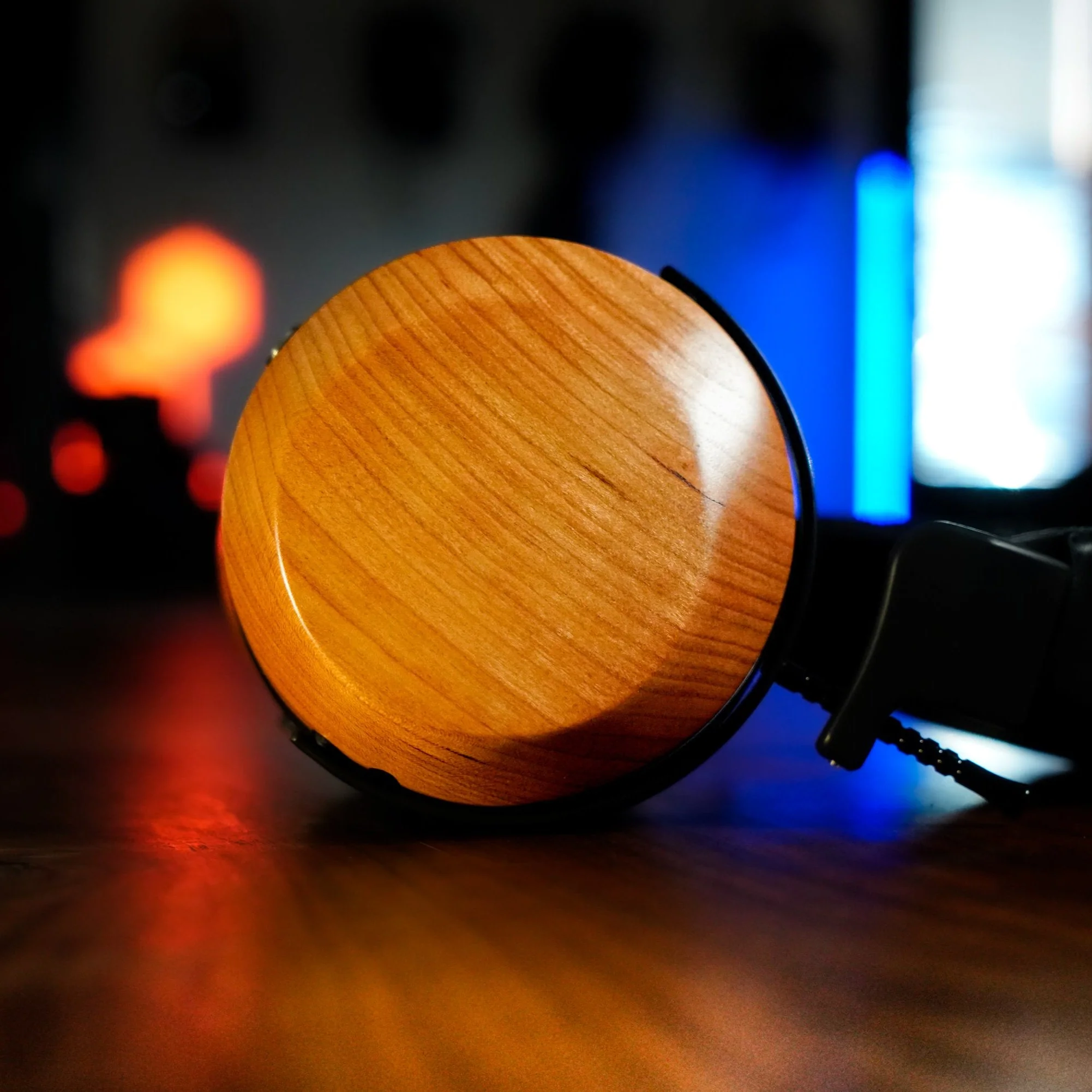 Zamknięte słuchawki nauszne ZMF Atrium