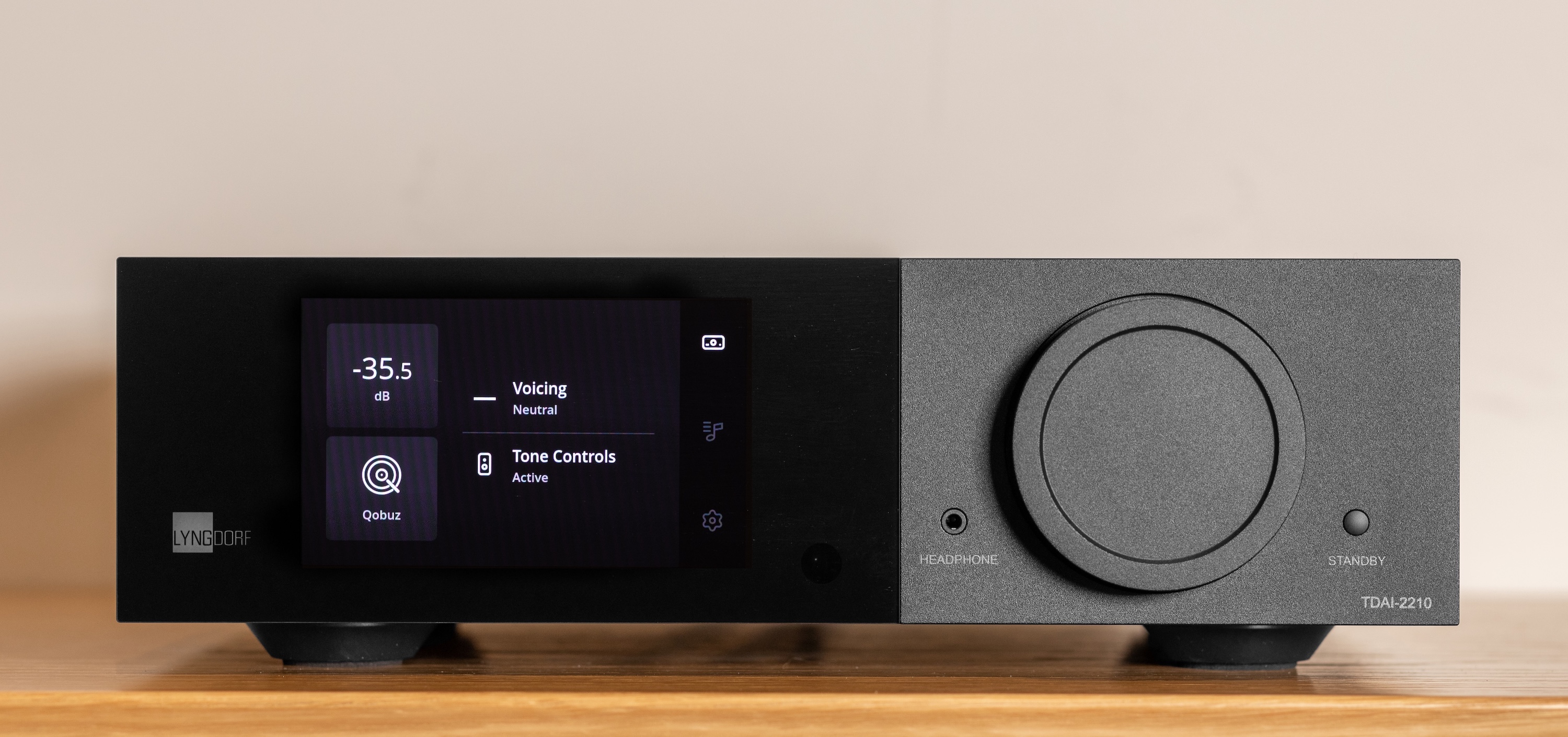 Lyngdorf TDAI-2210 – cyfrowy wzmacniacz strumieniowy z RoomPerfect™ Odkryj Lyngdorf TDAI-2210 – wzmacniacz strumieniowy z RoomPerfect™, HDMI 2.1 i cyfrową amplifikacją. Perfekcyjny dźwięk w każdym pomieszczeniu i intuicyjna obsługa.