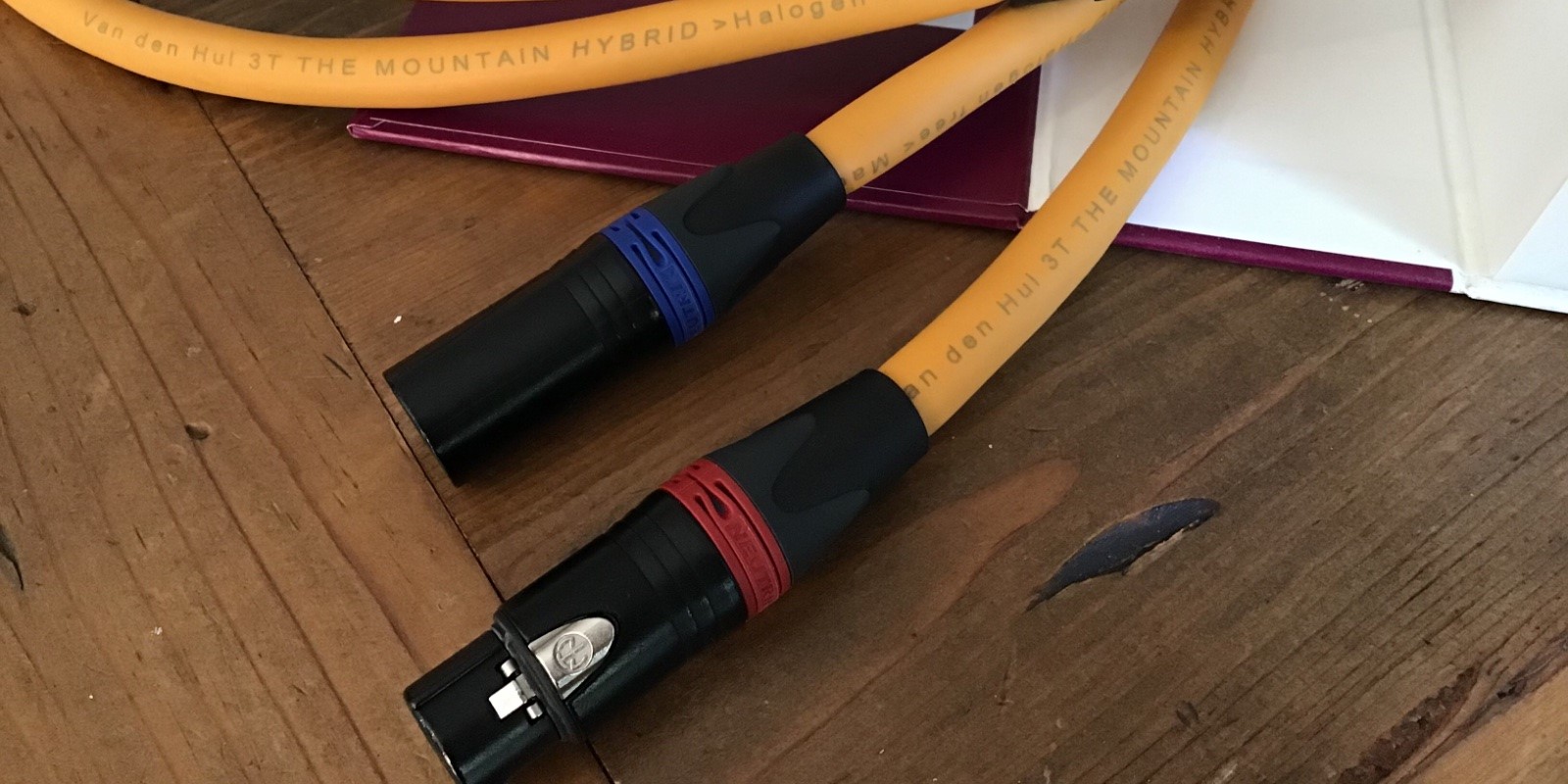 Interkonekt analogowy zbalansowany Van den Hul 3T The Mountain Hybrid