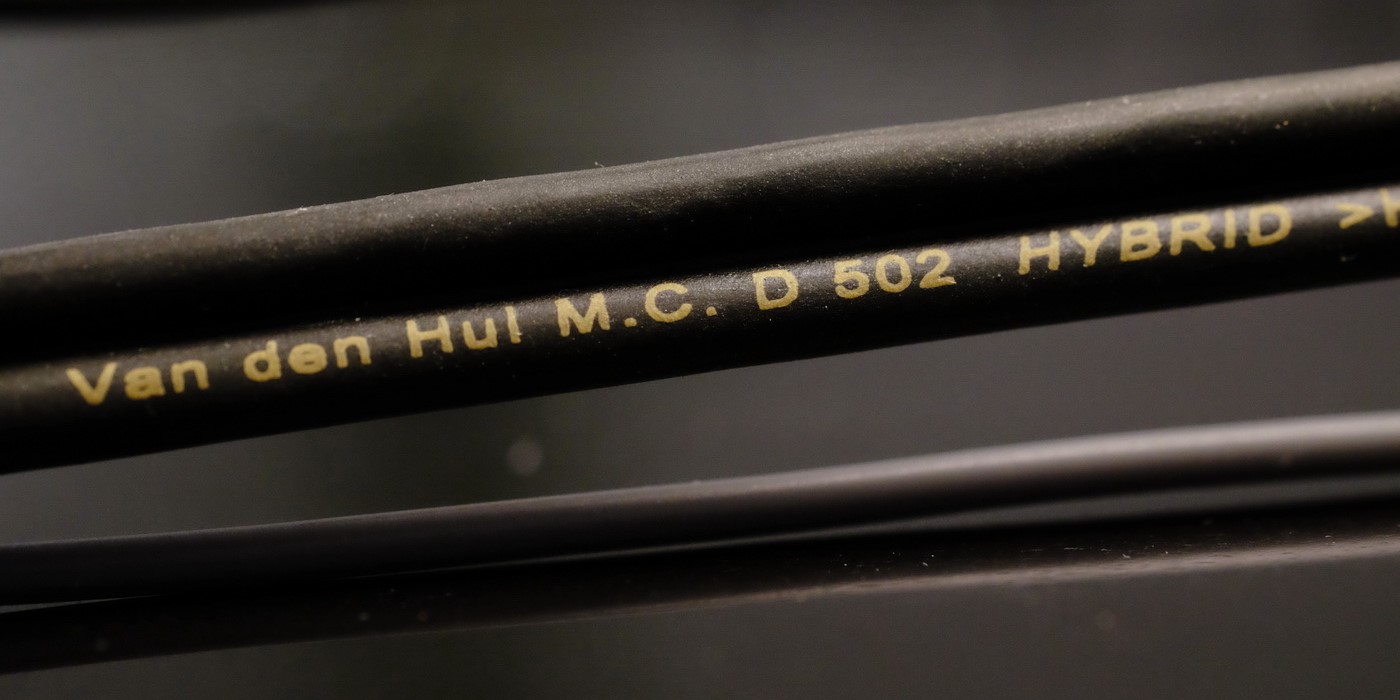 Interkonekt gramofonowy Van den Hul D – 502 Hybrid