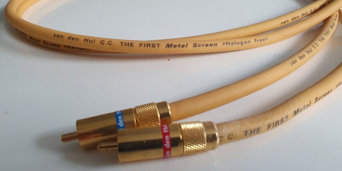 Interkonekt analogowy niezbalansowany Van den Hul The First Metal Screen